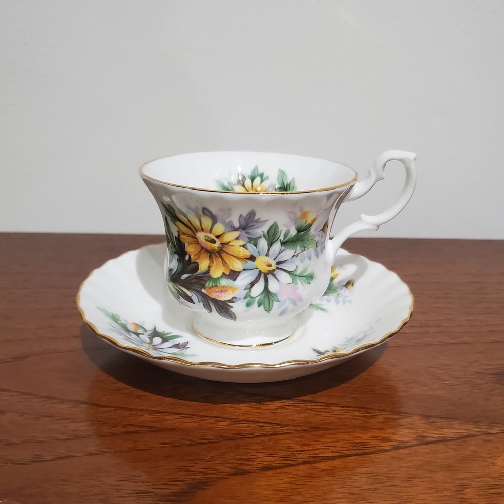 Vintage Royal Albert Summertime Series Teacup and‎ Saucer Set